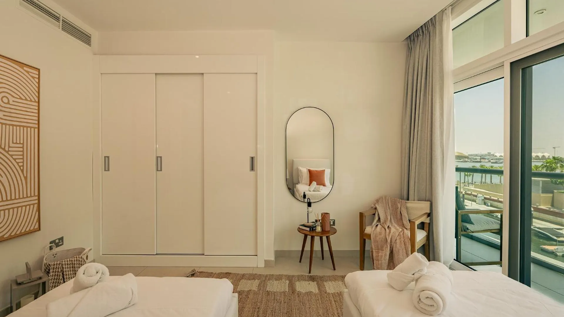 Daire Voyage Two Bedroom Haven In Raha Abu Dabi